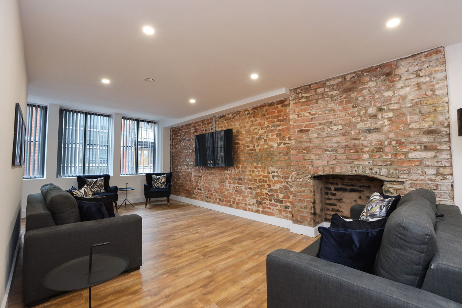 Concert Square (Wood St) Apartments Sleep Liverpool